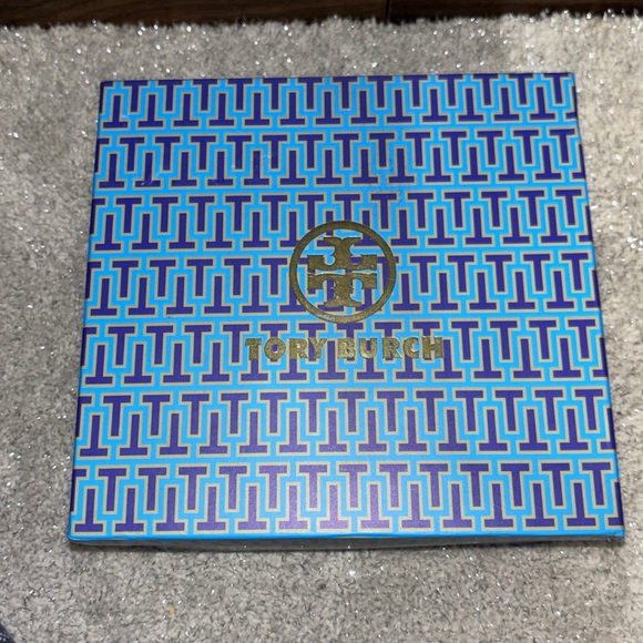 Tory Burch NWOT hand bag with shoulder strap! - Picture 9 of 9